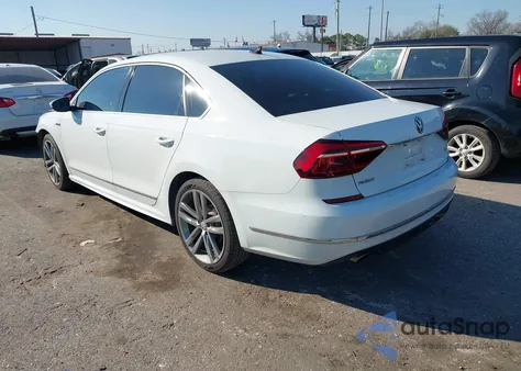 2017 Volkswagen Passat 1.8T R-Line z USA, uszkodzony, nr VIN 1VWDT7A31HC000509